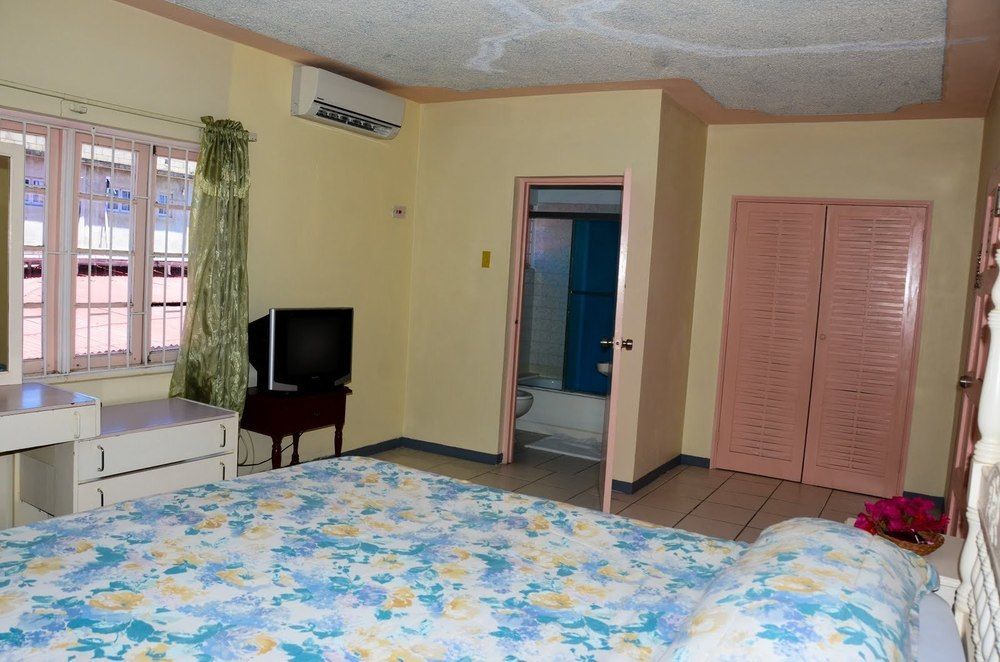 Marine View Hotel Ocho Rios Exterior foto