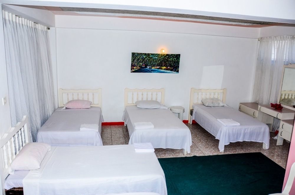 Marine View Hotel Ocho Rios Exterior foto