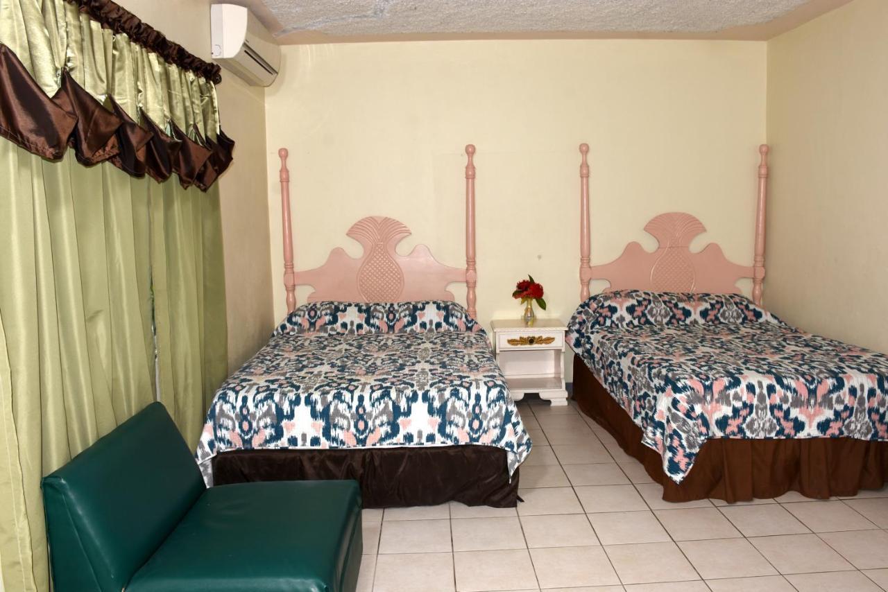 Marine View Hotel Ocho Rios Quarto foto